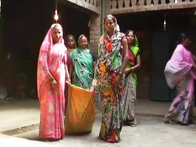 एक बैंक ऐसा जिसे बनाया है गांव की महिलाओं ने, जहां कर्ज में दिया जाता है सिर्फ गेहूं